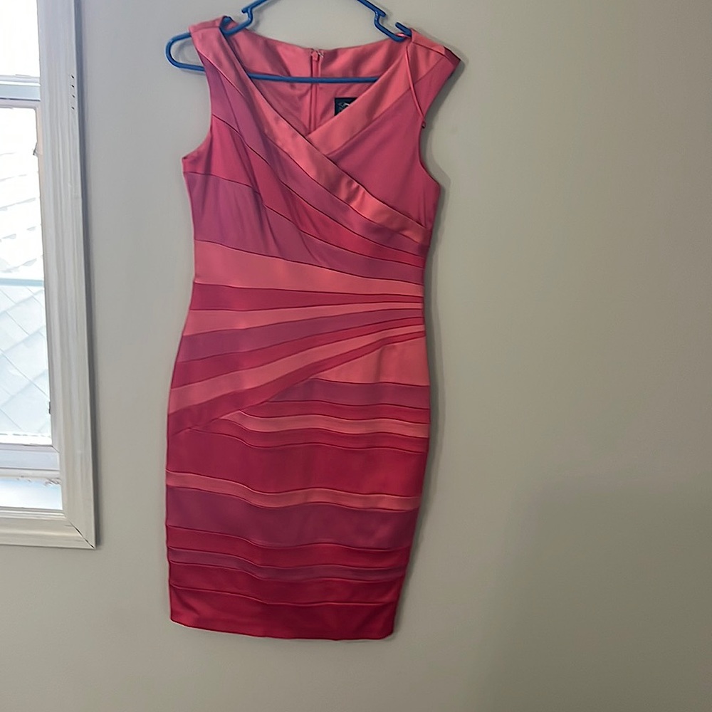 Jax dress, multilayer-look with various shades of hot pinks, size 8